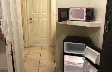 Crown Inn & Suites - Foto 18