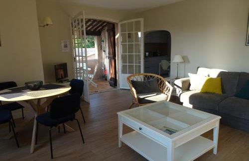 06D - Appartement spacieux avec terrasses, jardin et piscine - Foto 25