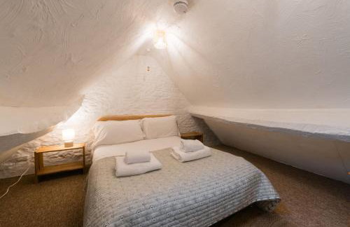 Charming Stone Cottage - Cotswolds Farm Stay - The Bullpen - Photo 41