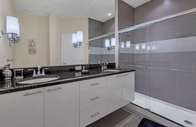 Serenity 3 Bed Townhome 3 Bedroom Townhouse by RedAwning - Foto 25