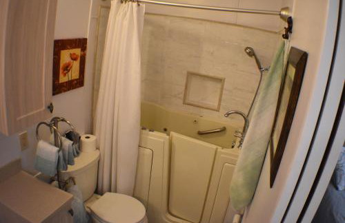 Pelican's Roost, Waterfront comfort at Venture Out - Foto 19