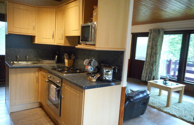 Bluebell Lodge 5 with Hot Tub - Photo 7