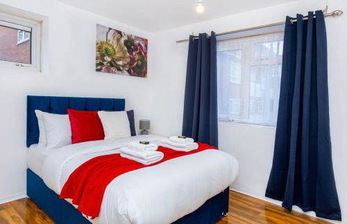 Queens Lodge - Photo 4