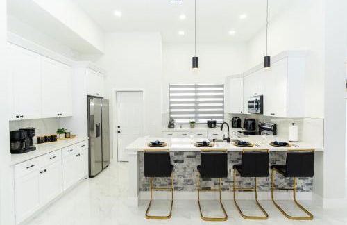 Designer Villa with Heated Pool, BBQ, Firepit, Ideal for Families & Groups - Photo 50