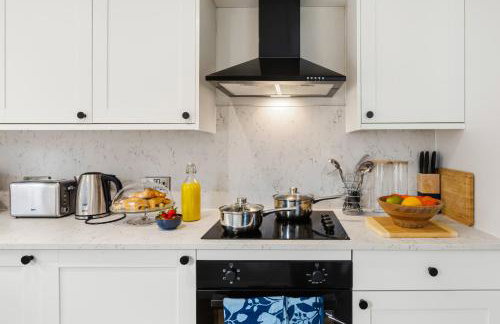 Manchester home, Sleeps 6, Contractor Friendly, Free Parking - Foto 4