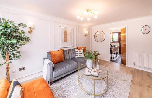 Central Birmingham Luxury House, Sleeps 6 people - 10 mins from Solihull NEC, JLR, BHX Airport, Resorts World - Foto 1