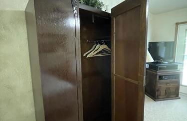 C9, Two bedroom, two bath, log-sided, lake view cottage with hot tub cottage - Foto 15