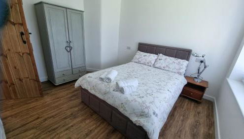 Castell - Photo 2, wardrobe