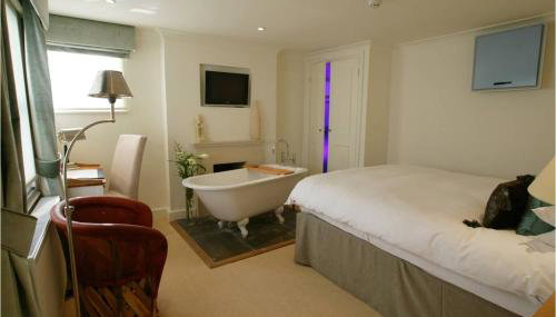 Manor Green Cottage - Photo 2