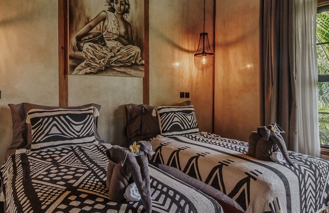 Exceptional 9BR Incredible Jungle View, River Access - Photo 9