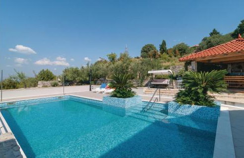 Two-Bedroom Apartment In Mravince - Photo 7