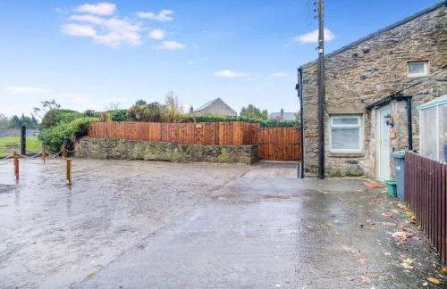 NEW! Luxurious Cottage in Durham by Stay With Us, Ideal for Large Groups & Families, Hot Tub, Sleeps 10! - Foto 61