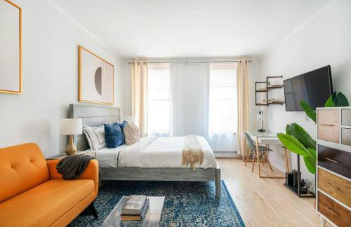 1597-7 Luxury Upper East Studio W&D in unit - Foto 1