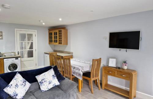 The Little Red Door - Photo 6