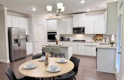 Luxury 5 Bedroom 4 bath open kitchen living room - Foto 10