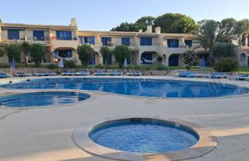 Modern 1BR Apartment with Pool & Balcony - Foto 41