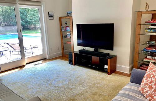 4 bedroom East Hampton home with large heated pool - Foto 4