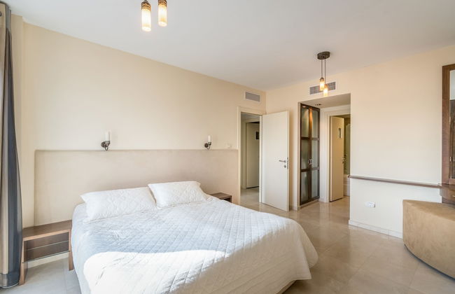 Beach Front By Ritz Hotel Pool Parking - Photo 4