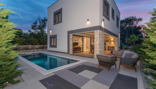 Royal House 3 - Photo 4