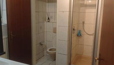 Ruhige FeWo Soutterainwohnung im Grünen - Foto 4