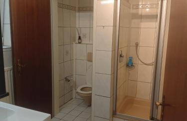 Ruhige FeWo Soutterainwohnung im Grünen - Foto 4