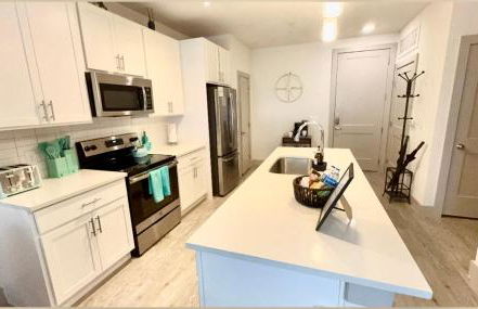 Beautiful Condo on Riverwalk King Suite w Free Parking Pet Friendly Centrally Located on the Riverwalk - Foto 8