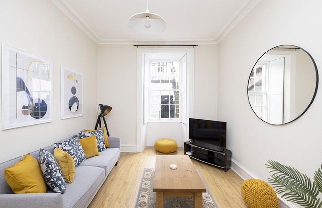 JOIVY Chic Flat Near Stockbridge Market W/ Patio - Foto 17