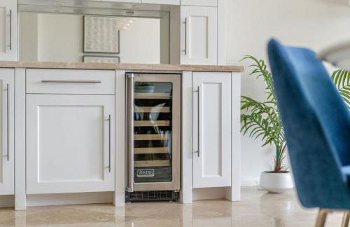 Water and sunset views in dreamy Cardiff by the sea - Foto 23