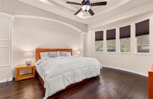 Randolph Central Location, 1-story, Chef Kitchen, Creekside - Foto 9