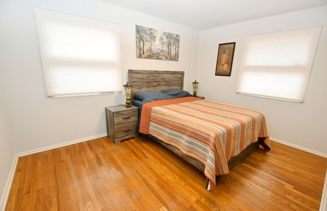 Mid Century Modern 30 Minute Walk to Notre Dame 3 Bedroom 3 Full Bath 2008 - Foto 10