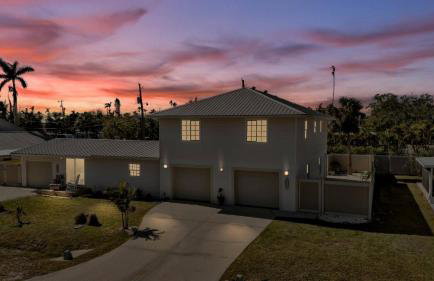 Full Duplex | Beach Supplies | Boat Trailer Space - Foto 1