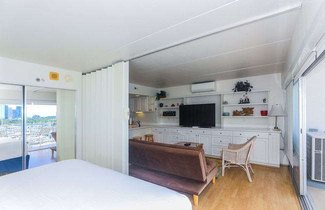 Spacious One Bedroom Harbor View Condos at Ilikai Marina With Private Balcony - Foto 35