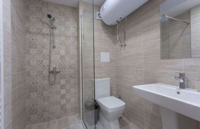 Modern 1bdr Apartment Near Center - Free Parking - Foto 11