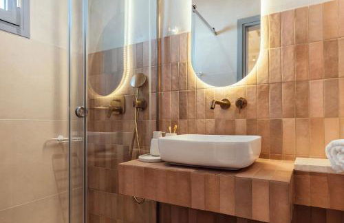 Salty Angel Sea Front Villa - Photo 6