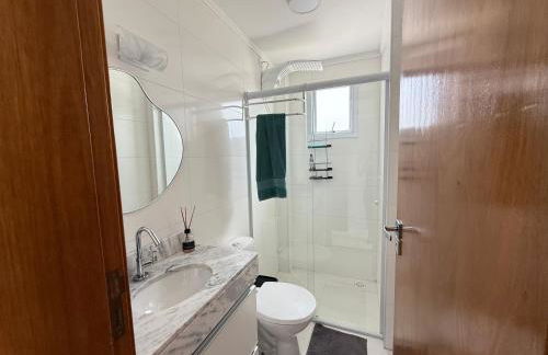 Apartamento Vista Mar Mirim 2 Dormitorios suite com Wifi para até 8 pessoas 1 vaga de estacionamento - Foto 14