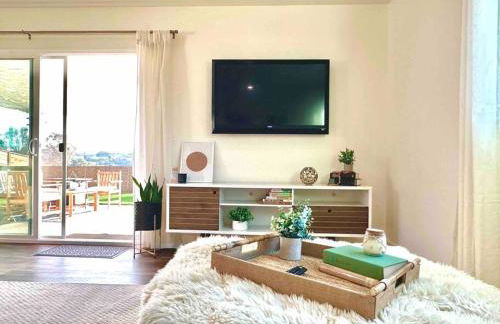 Modern Home with View and Large Private backyard - Foto 36