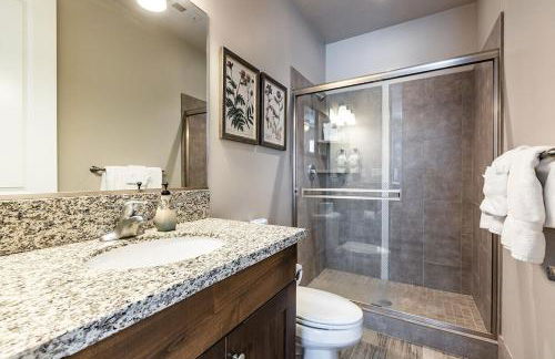 Paradise Village 113 Water Park and Kids Cove, Ping Pong, XBOX 360, Games, Beautiful Mountain Views, and More - Foto 79