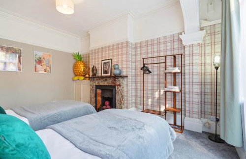 Large 7-Bed House Sleeps 14 FREE Parking ,Contractors & Groups Welcome - Foto 16