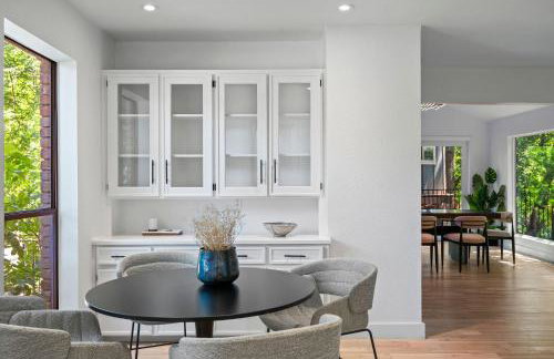 Garland Treehouse Villa: Patio Feasts & Creekside by Vacation Your way - Foto 23