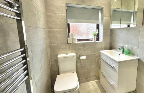 Modern 3-bed House With Parking Bamber Bridge, Preston - Foto 34