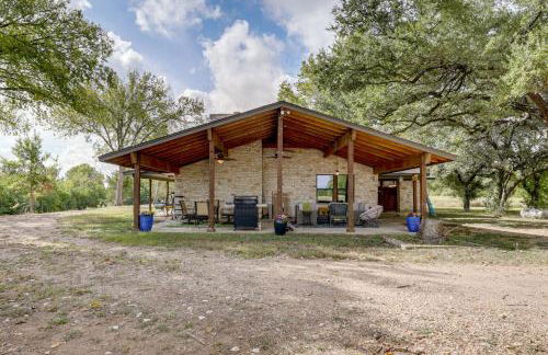 Family Home with Covered Patio and Grill in La Grange - Foto 26