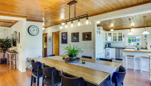 Puget Sound Cottage with Private Community Beach! - Foto 3