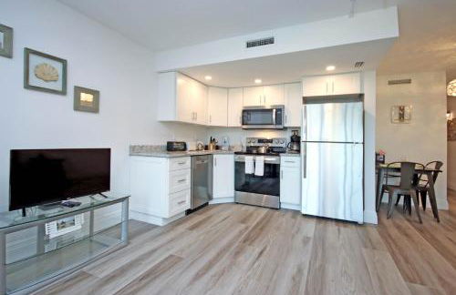 Cozy 1BR beachfront condo on Sanibel Island with stunning ocean views 3B2 - Photo 11