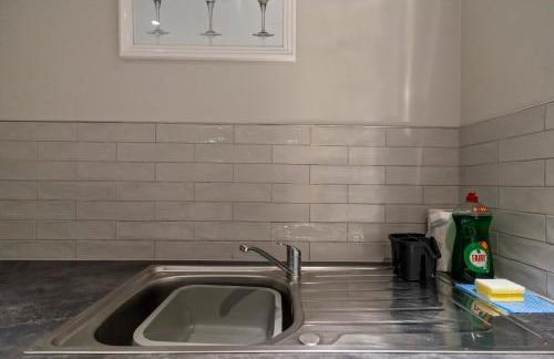 Solihull Flat For 2 with Fast WiFi with Free Secured Parking - Foto 24