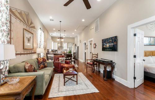 Renovated Historic 4BR House Near Magazine St & Uptown - Photo 1