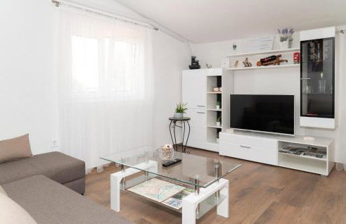 5 Bedroom Amazing Home In Bogatic - Foto 5