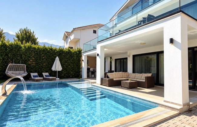 Luxury 4-bed Villa With Private Pool and Jacuzzi - Foto 37