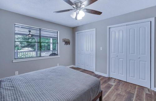 Large Hillside Retreat with Pool and Hot Tub - Foto 35