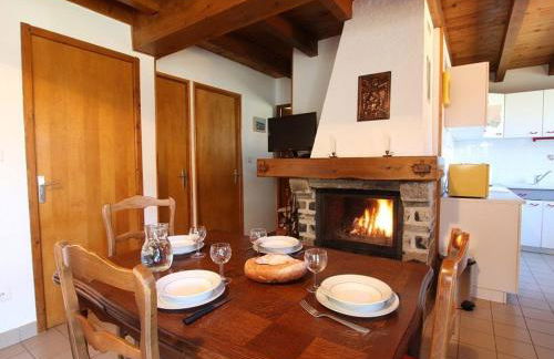 Petit Gîte Enchanté au Cœur de la Forêt du Meygal, Proche du Lac Bleu - FR-1-582-272 - Foto 4