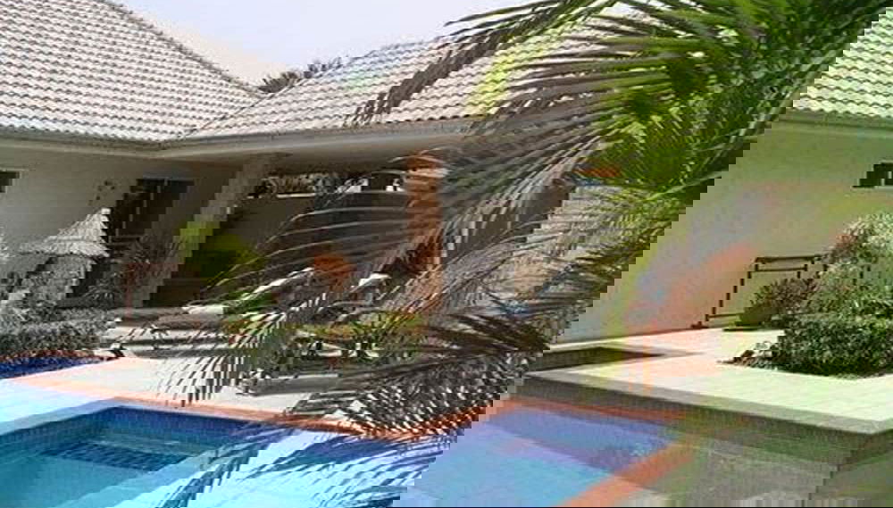 Baansiesom Private Pool Villa - Photo 1